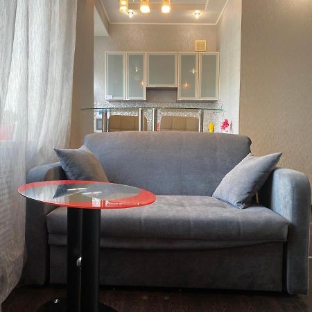 Modern Luxury Studio In The Center Of Kharkiv At Konstitutsii Square Exterior foto
