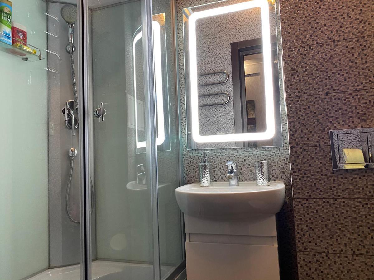 Modern Luxury Studio In The Center Of Kharkiv At Konstitutsii Square Exterior foto