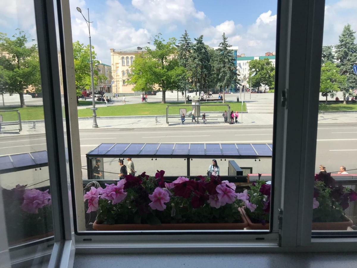 Modern Luxury Studio In The Center Of Kharkiv At Konstitutsii Square Exterior foto