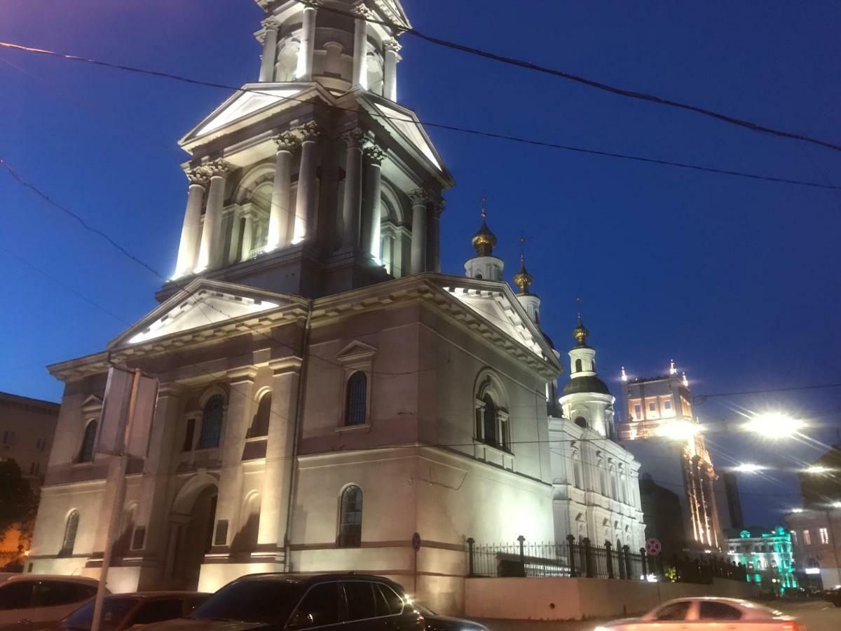 Modern Luxury Studio In The Center Of Kharkiv At Konstitutsii Square Exterior foto